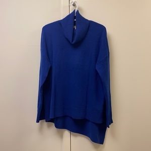 Blue 100% cashmere sweater